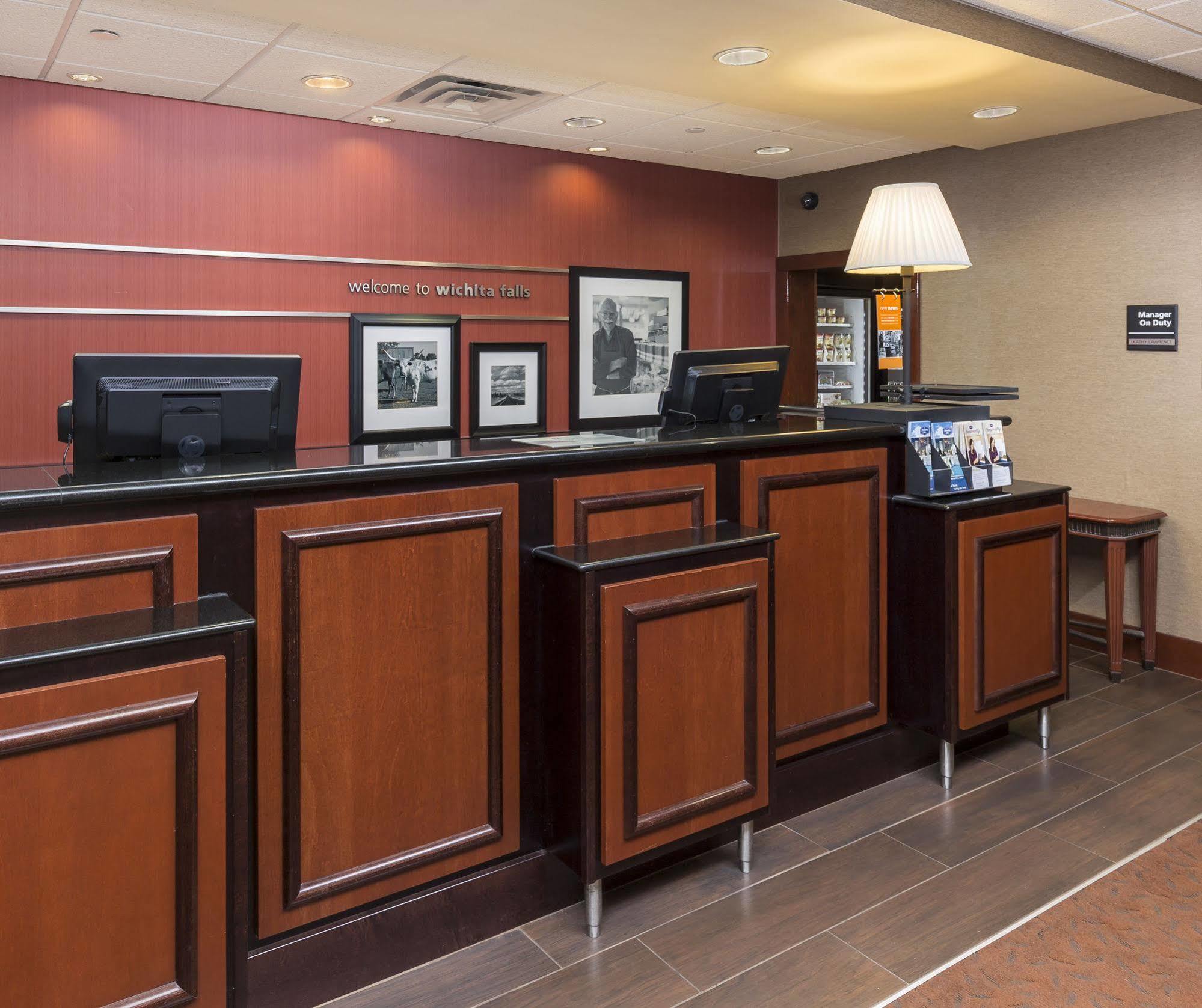 Hampton Inn Wichita Falls-Sikes Senter Mall מראה חיצוני תמונה